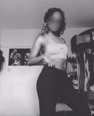 Huren Berlin: FICKEN WIR? ICH BIN ECHTER ESCORT, KURVIG MIT SCHÖNER BRUST OHNE KOMPLIKATIONEN
